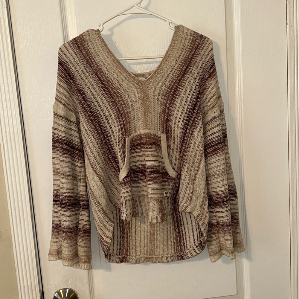 Billabong sweater